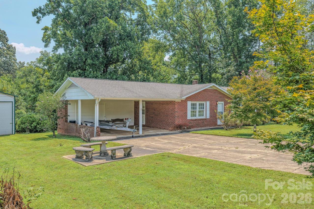 1169 Burkehurst Ave., Morganton, NC 28655