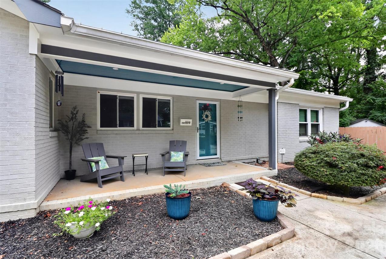1016 Dresden Dr., Charlotte, NC 28205