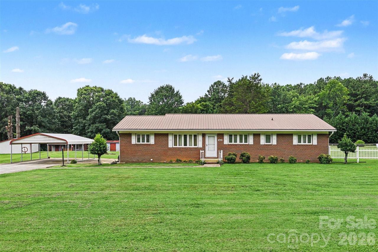 225 Oliphant Rd., Mooresville, NC 28115