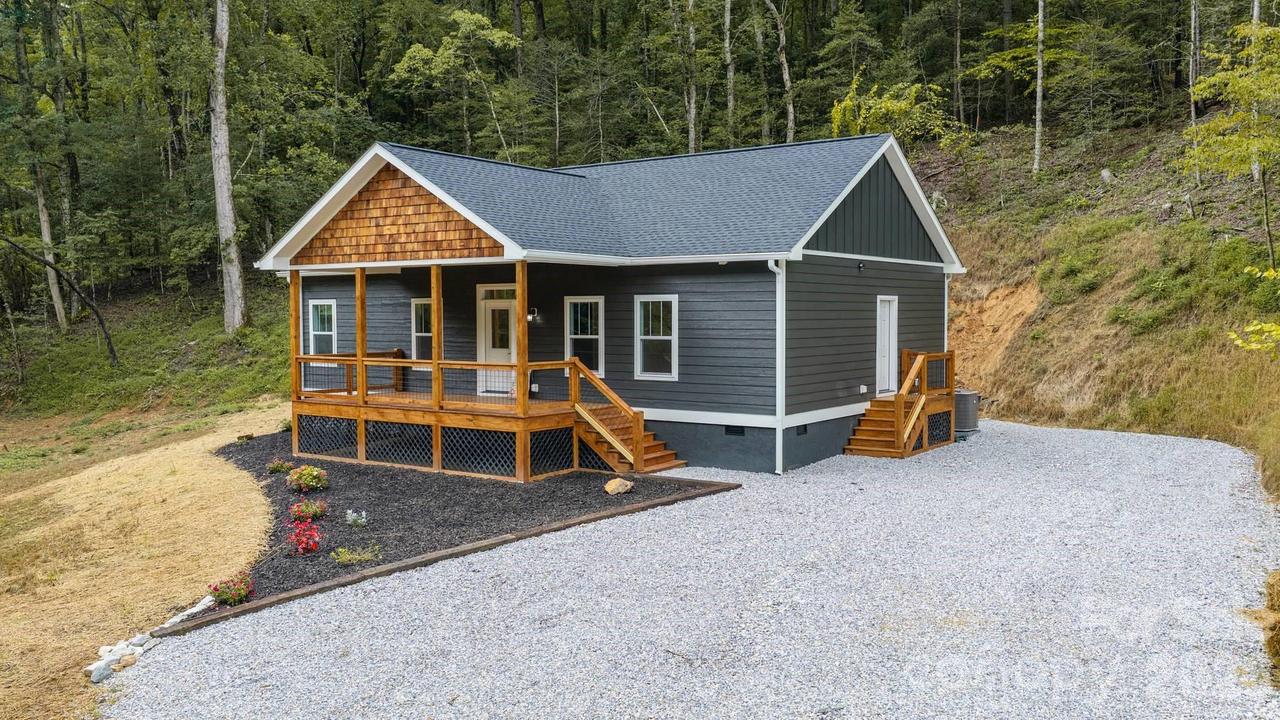 515 Betts Branch Rd., Bryson City, NC 28713