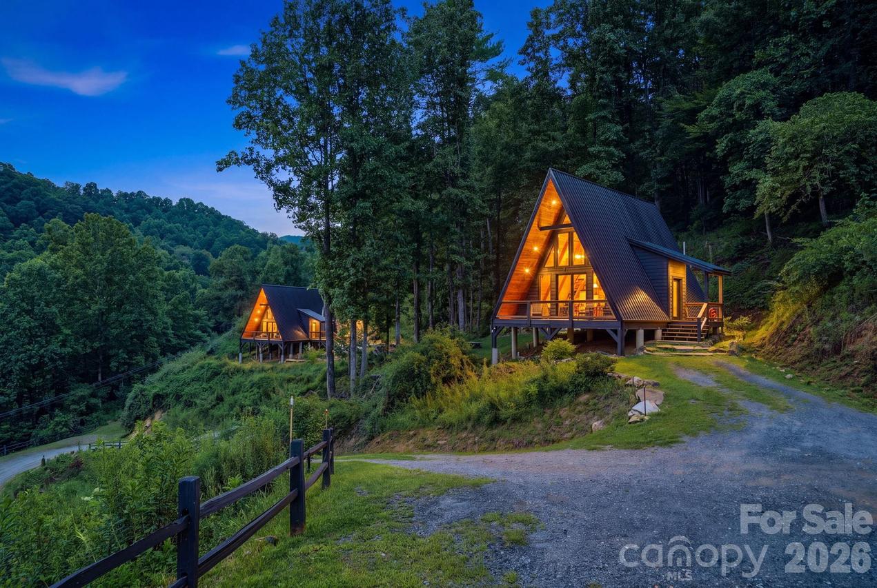 11392 & 11394 Us 19w Hwy., Burnsville, NC 28714