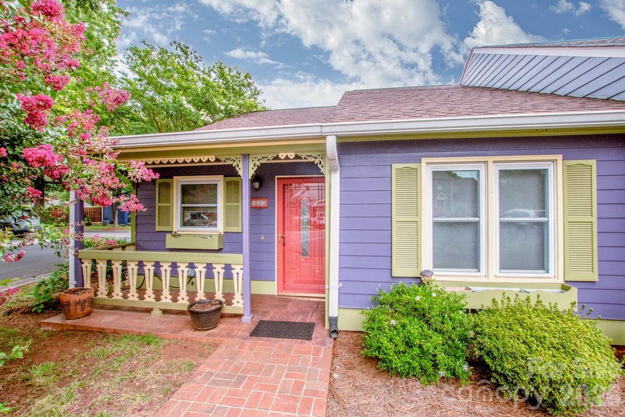 806 Prince Albert Ct., Statesville, NC 28677