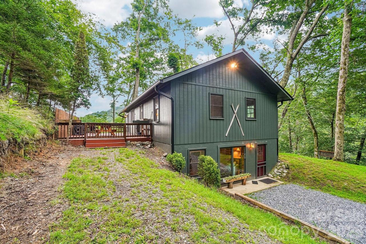 673 Chestnut Ln., Mars Hill, NC 28754