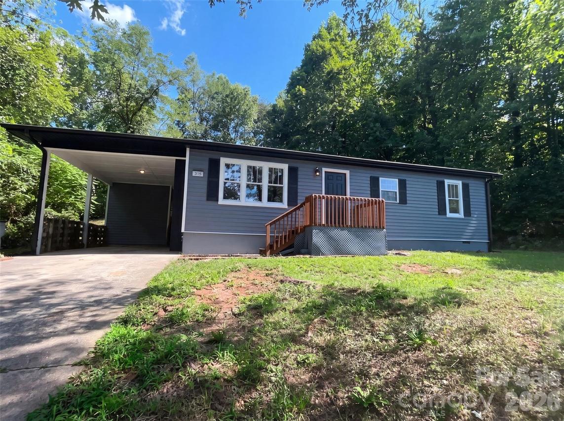 915 Kenham Pl., Lenoir, NC 28645
