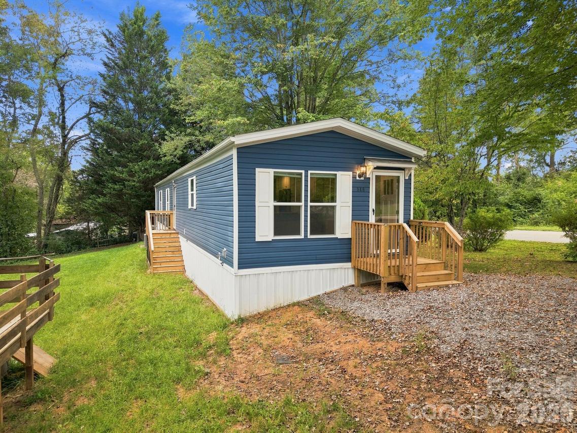 146 & 148 Bradshaw Cir., Candler, NC 28715