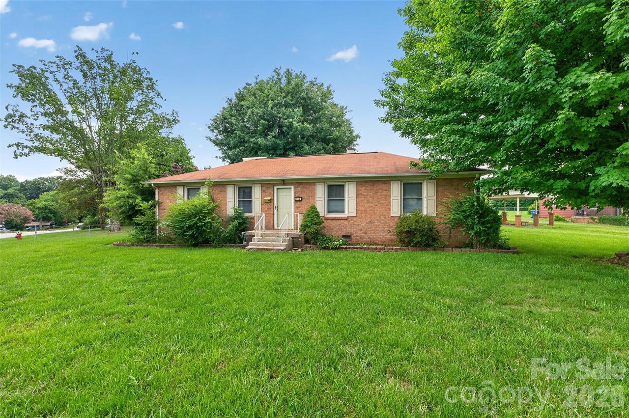 165 34th St., Hickory, NC 28601