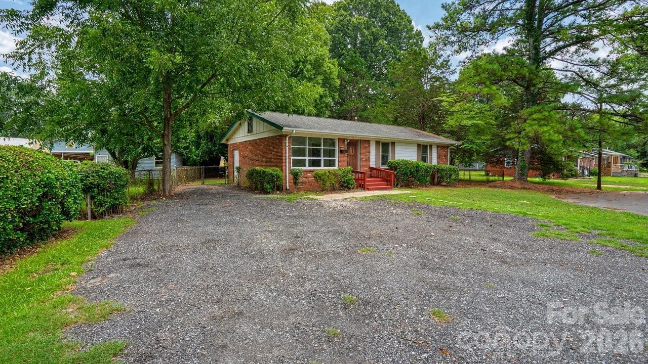 634 Kentbrook Dr., Charlotte, NC 28213