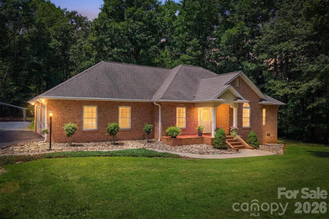 5572 Hayes Waters Rd., Morganton, NC 28655