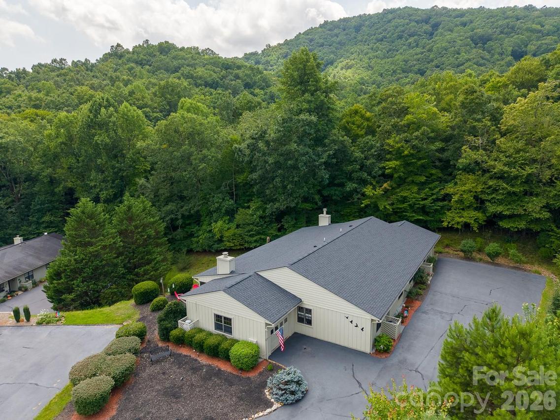 16A Willow View Dr., Franklin, NC 28734