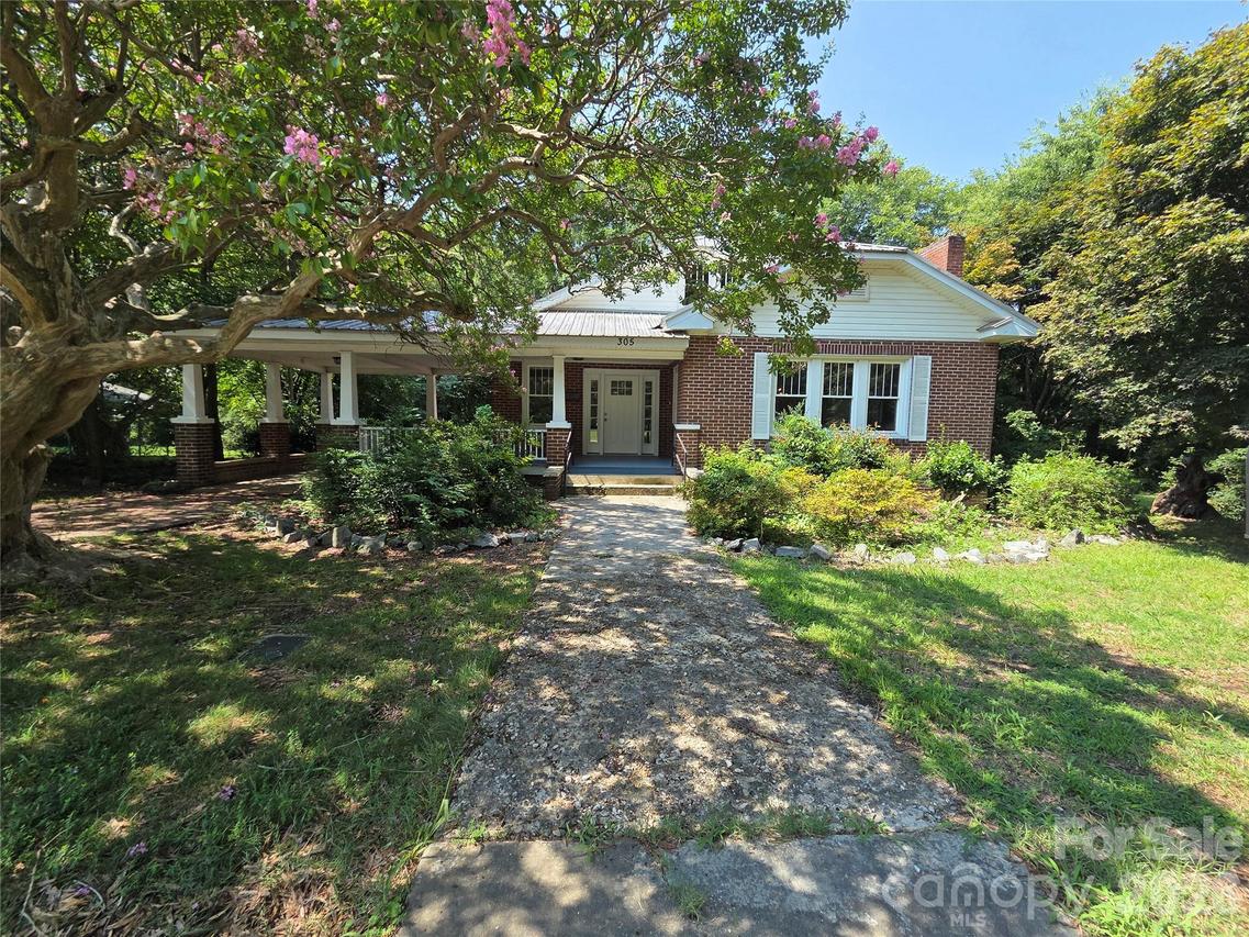 305 W 12th St., Kannapolis, NC 28081
