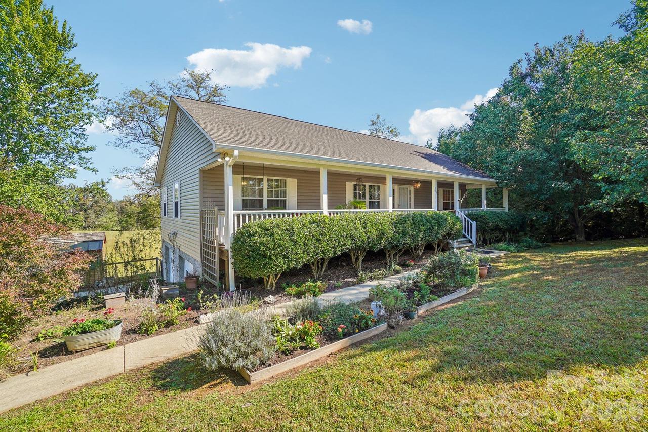 499 Flint Hill Rd., Alexander, NC 28701