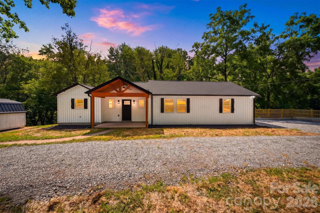419 Rockyford St., Morganton, NC 28655