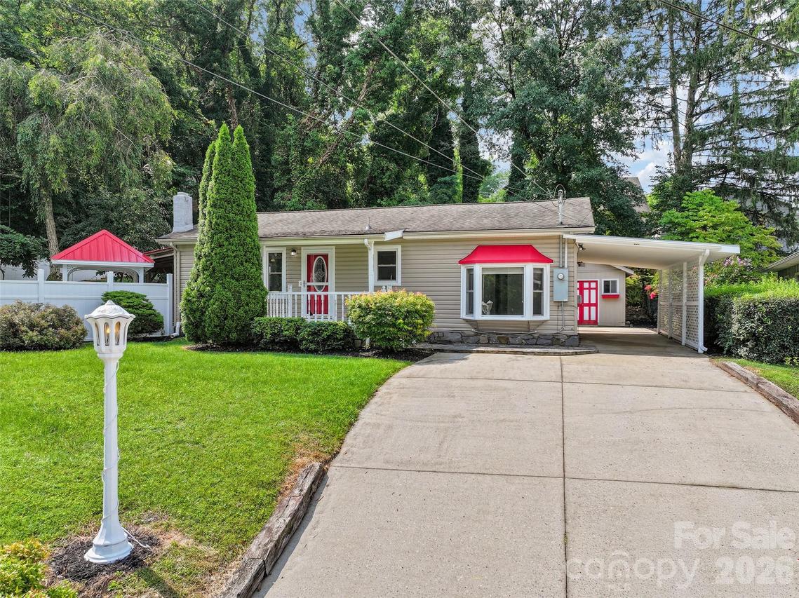 151 Meadow St., Waynesville, NC 28786