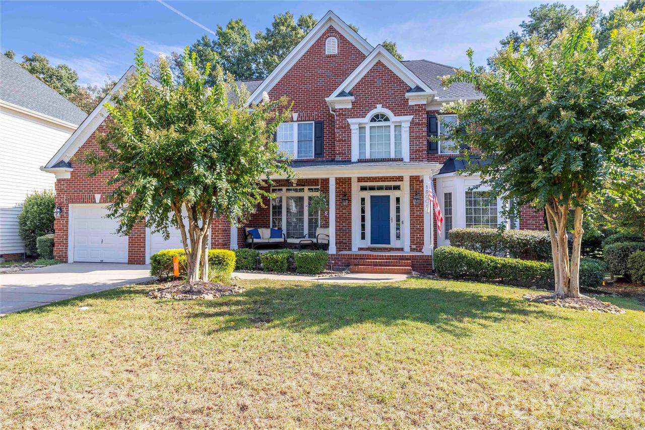 19008 Hampton Woods Ct., Cornelius, NC 28031