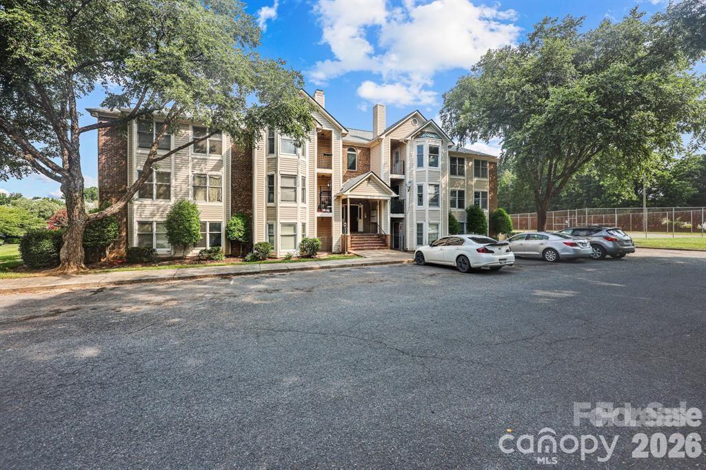 6203 Rosecroft Dr., Charlotte, NC 28215