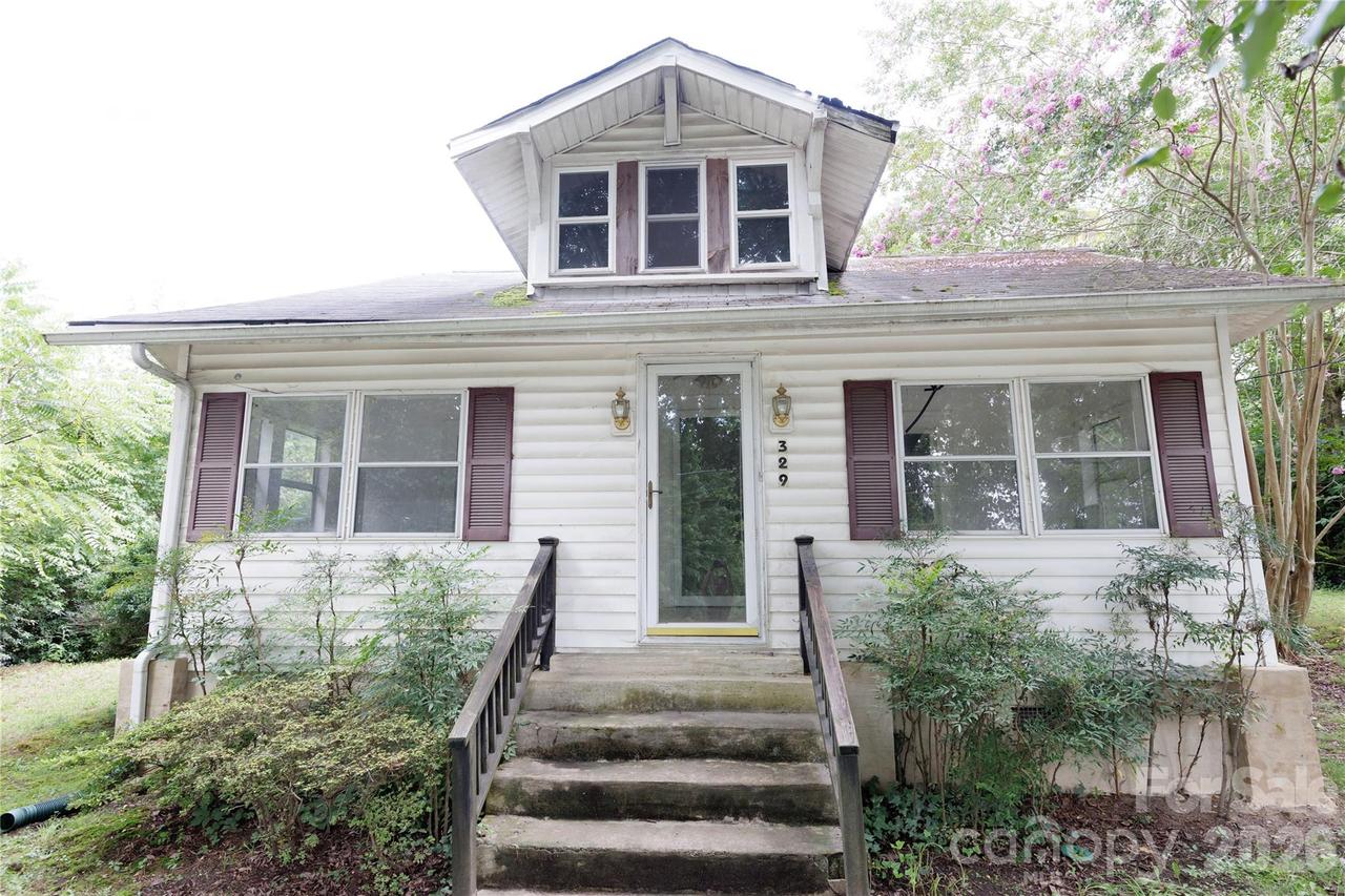 329 Finley Ave., Lenoir, NC 28645