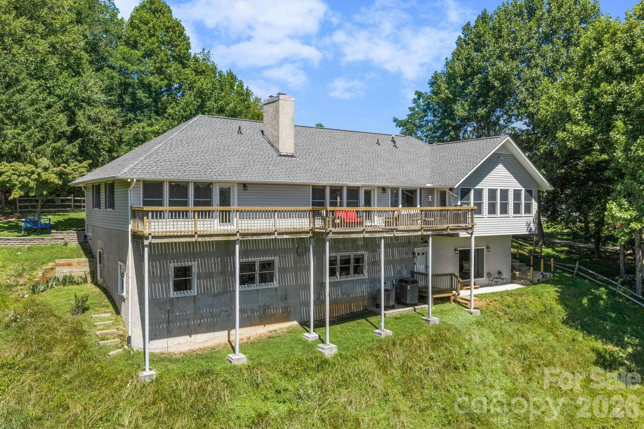 784 Alpine Dr., Seven Devils, NC 28604