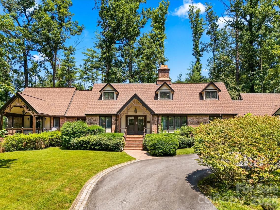 122 Stuyvesant Rd., Asheville, NC 28803