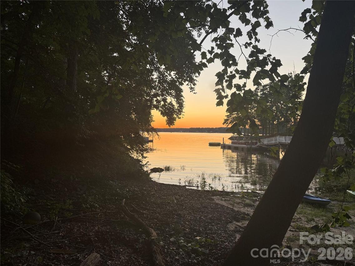 106 Golden Pond Ln., Mooresville, NC 28117