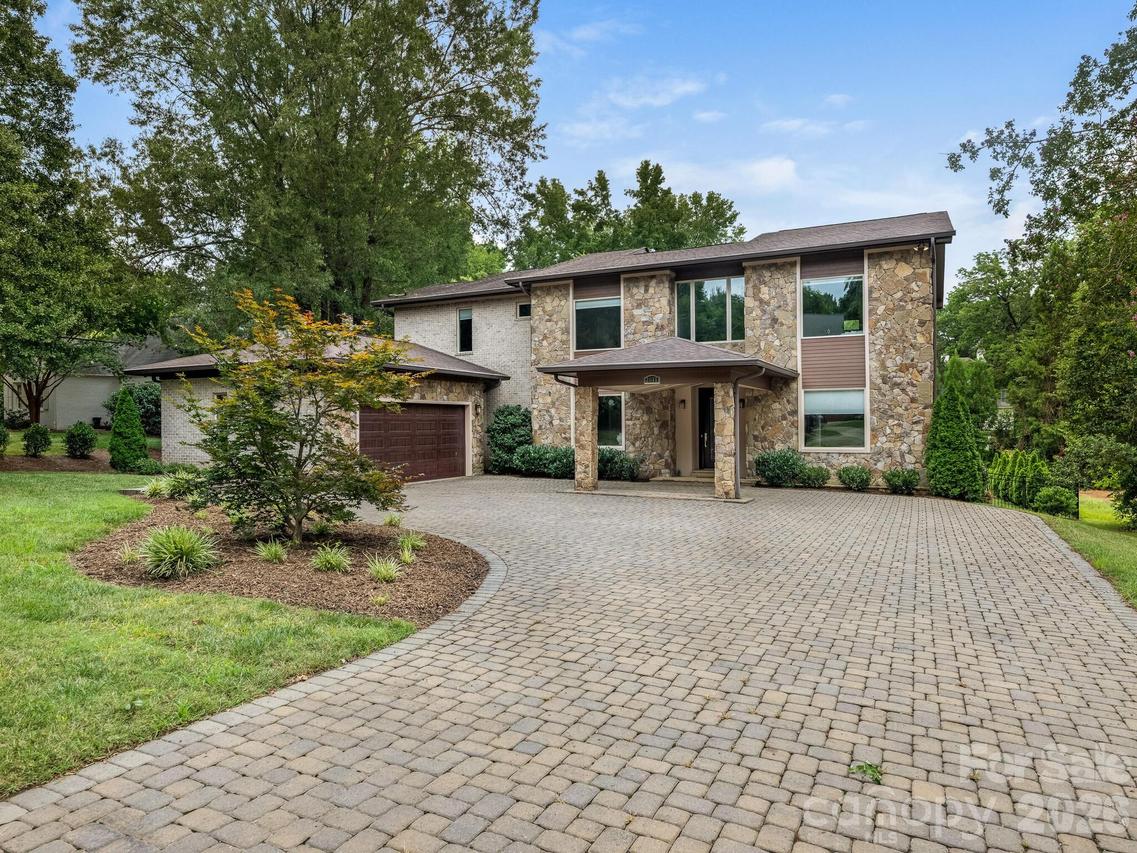 2011 Sharon Ave., Charlotte, NC 28211