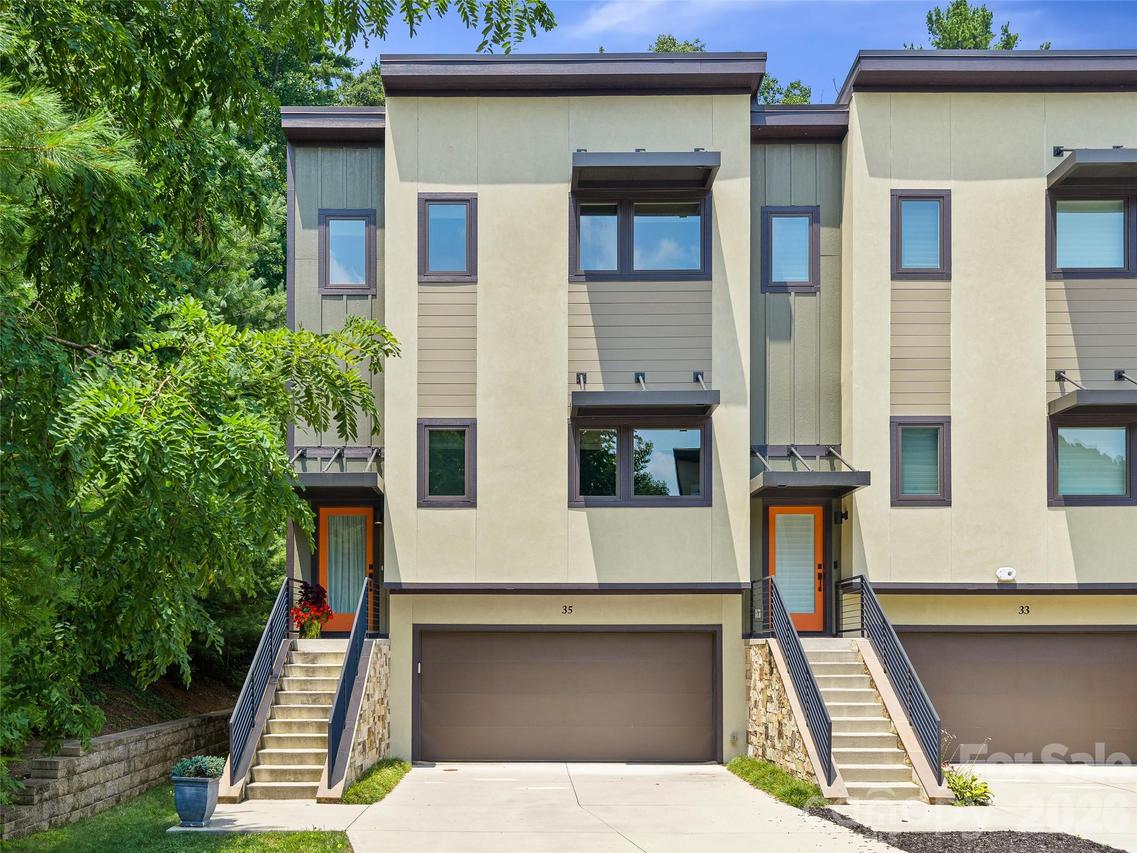 35 Macallan Ln., Asheville, NC 28805