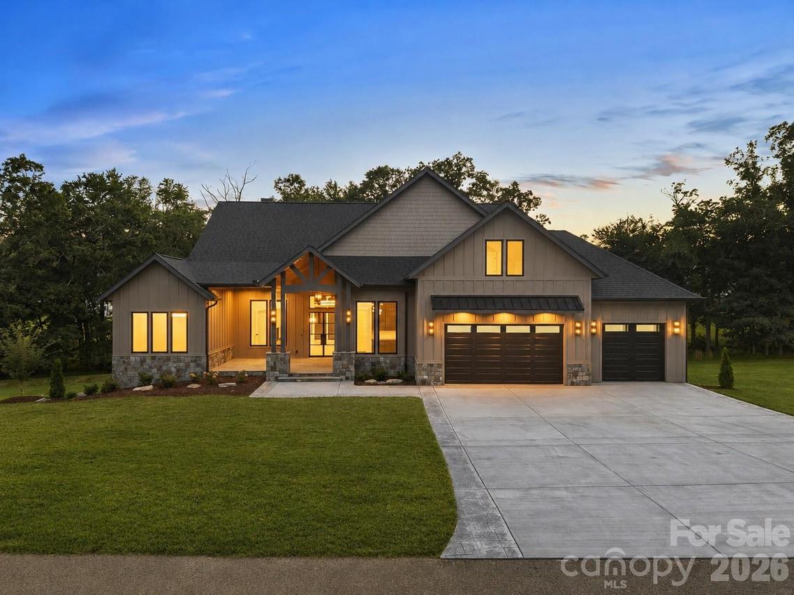 246 Turkey Ridge Rd., Fletcher, NC 28732