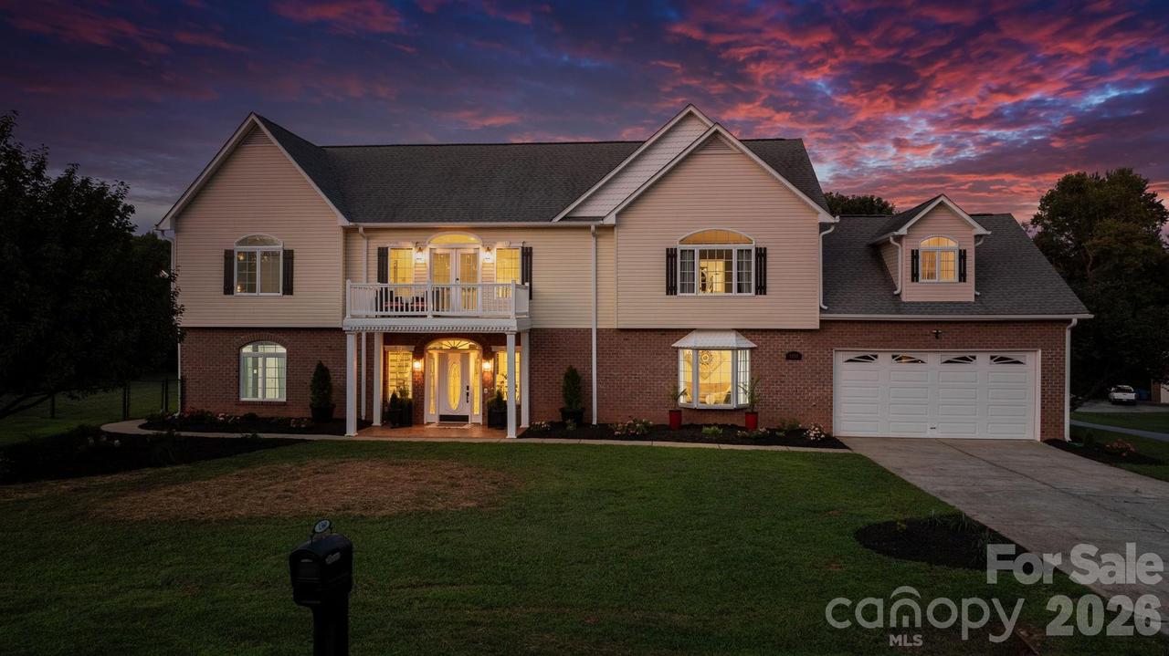 1360 Sweet Briar Ln., Hickory, NC 28602