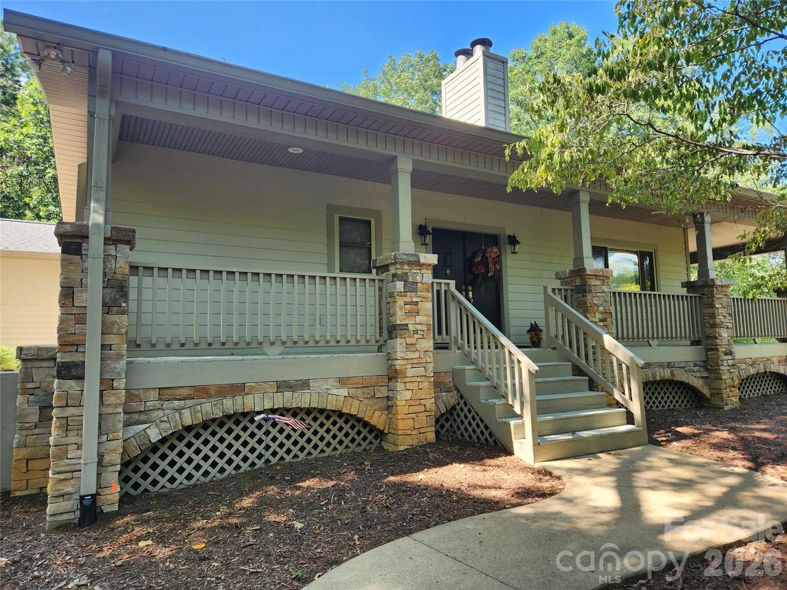 124 Huntington Rd., Lake Lure, NC 28746