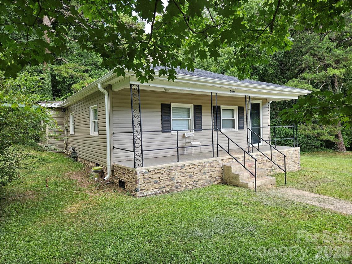 3010 Capitol Dr., Charlotte, NC 28208
