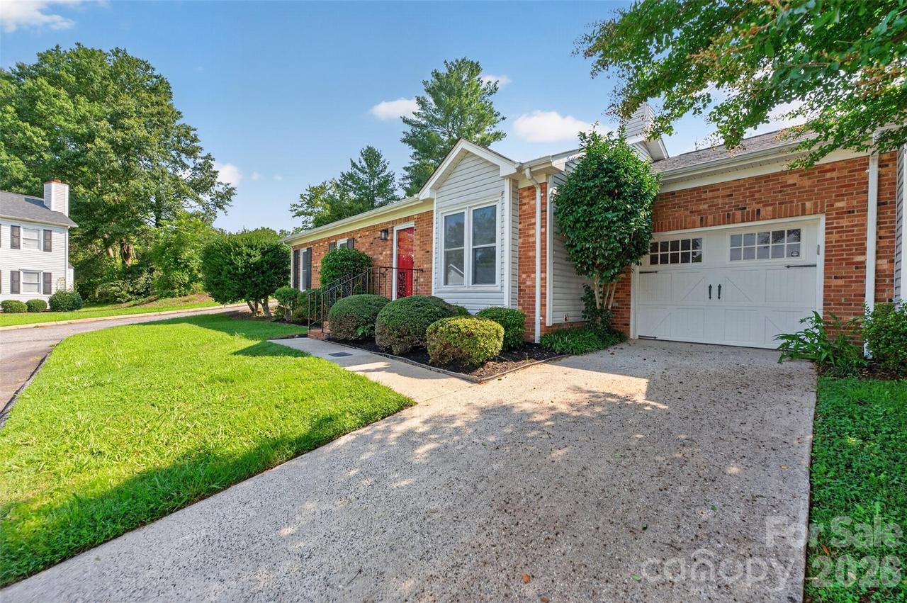 1326 Old Lenoir Rd., Hickory, NC 28601