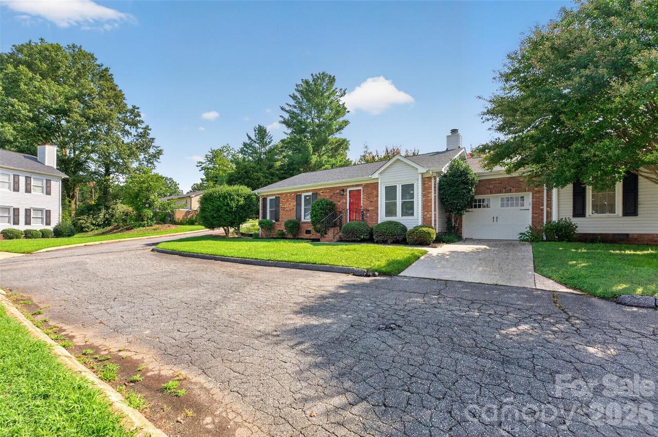 1326 Old Lenoir Rd., Hickory, NC 28601