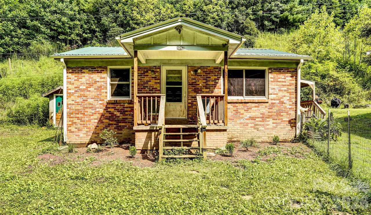 1213 Roaring Fork Rd., Mars Hill, NC 28754