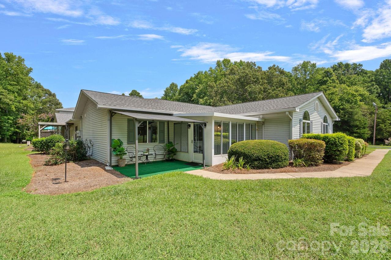 8700 Baraka Pl. #J, Waxhaw, NC 28173