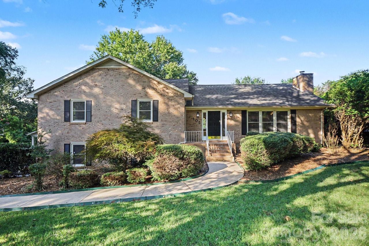 105 Windsong Ct., Gastonia, NC 28056