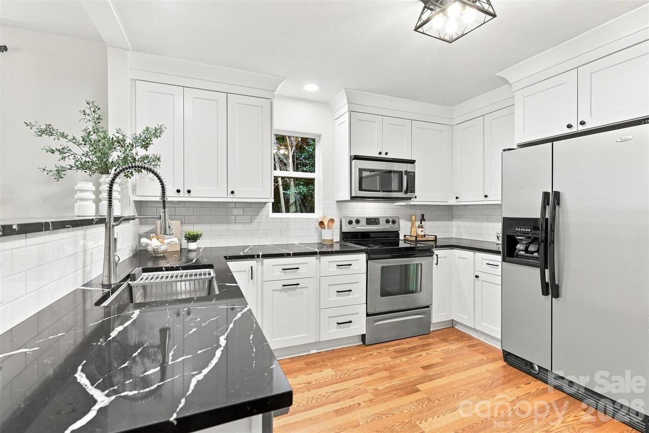 1815 Arnold Dr., Charlotte, NC 28205