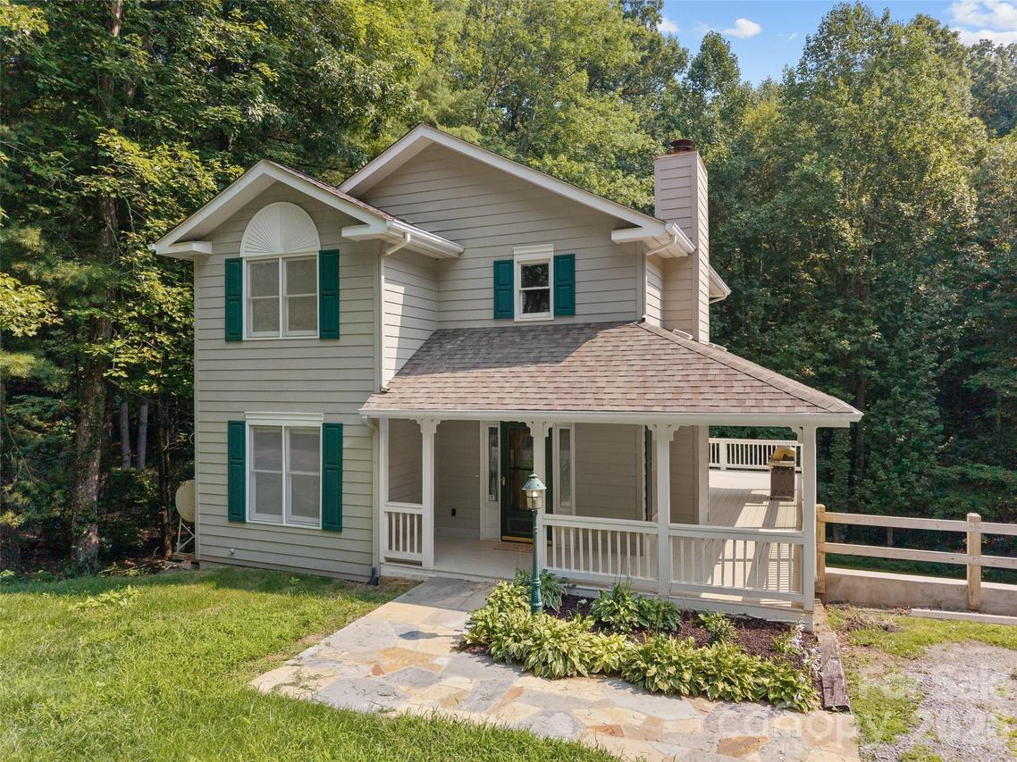 218 Junaluska Oaks Dr., Waynesville, NC 28786