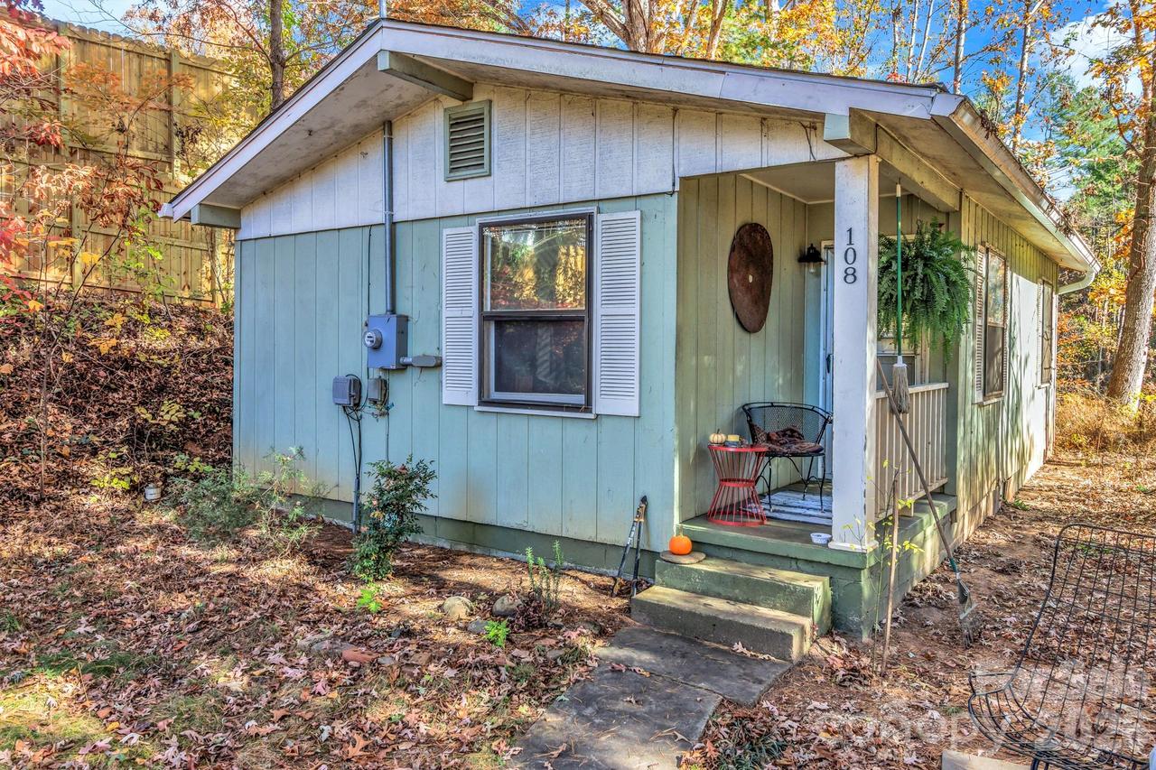 108 Hidden Pond Ln., Asheville, NC 28804