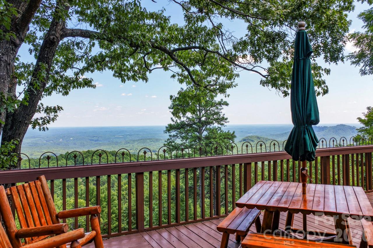 155 Hickory Nut Ln., Lake Lure, NC 28746