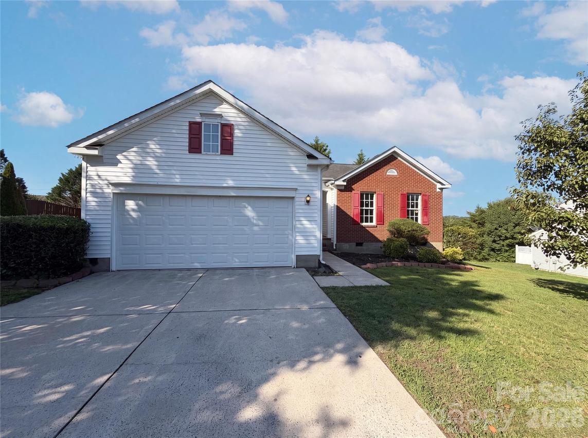 121 Brookstone Dr., Mount Holly, NC 28120