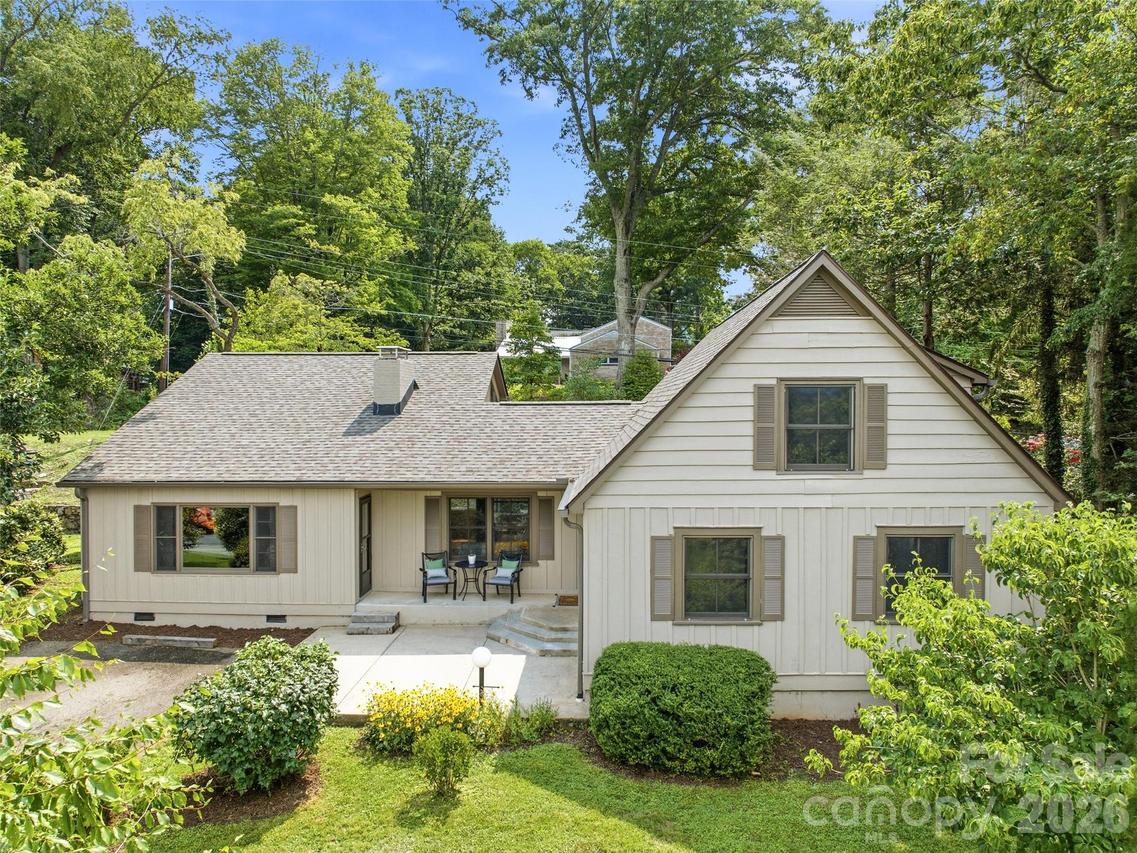 279 Longview Dr., Waynesville, NC 28786