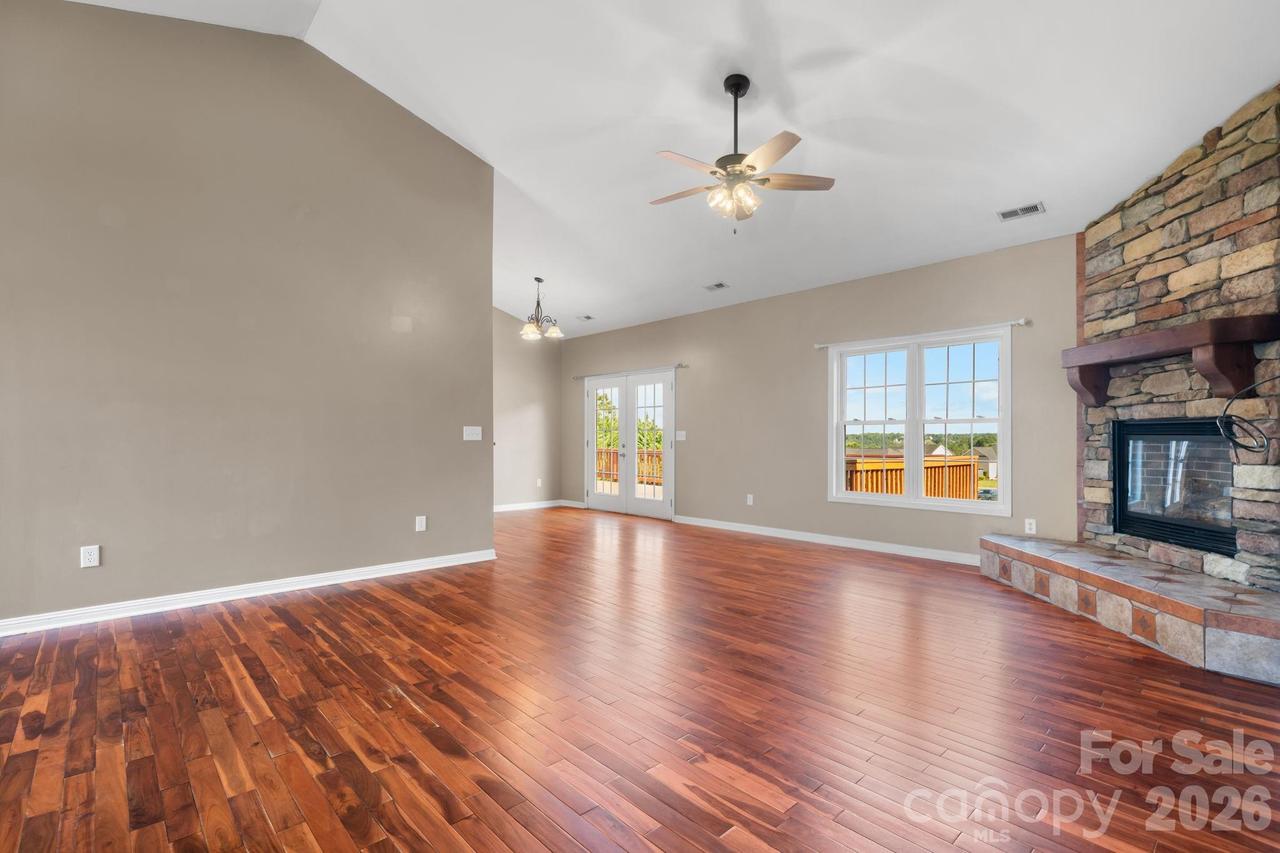 5395 Stonegate Farm Dr., Granite Falls, NC 28630