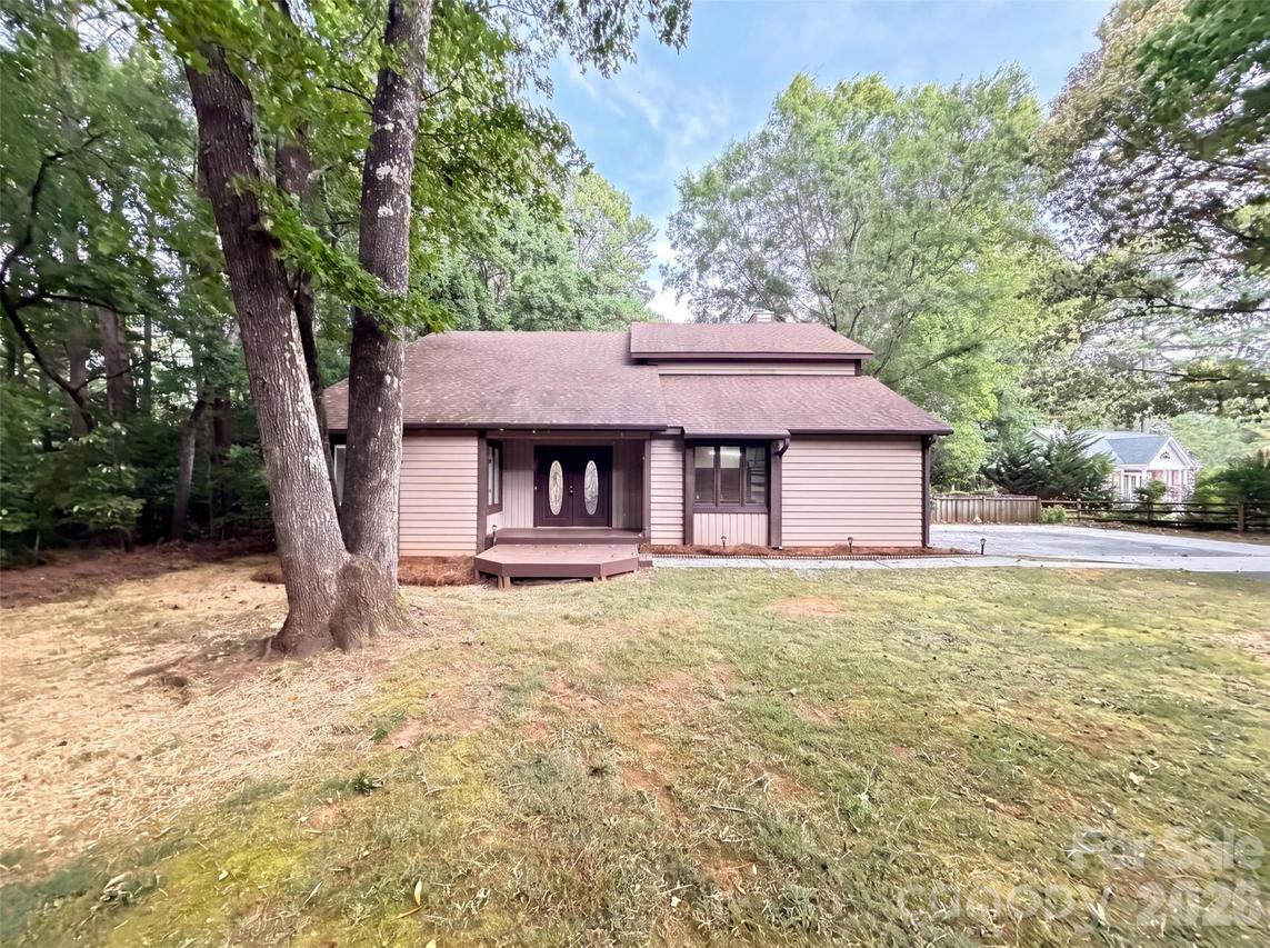 608 Amanda Dr., Matthews, NC 28104