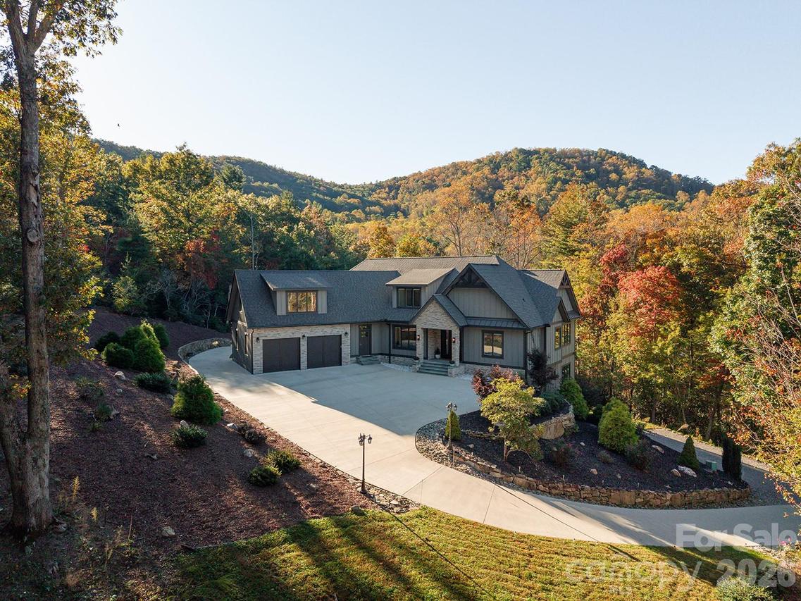 8 Lakeview Dr., Fairview, NC 28730