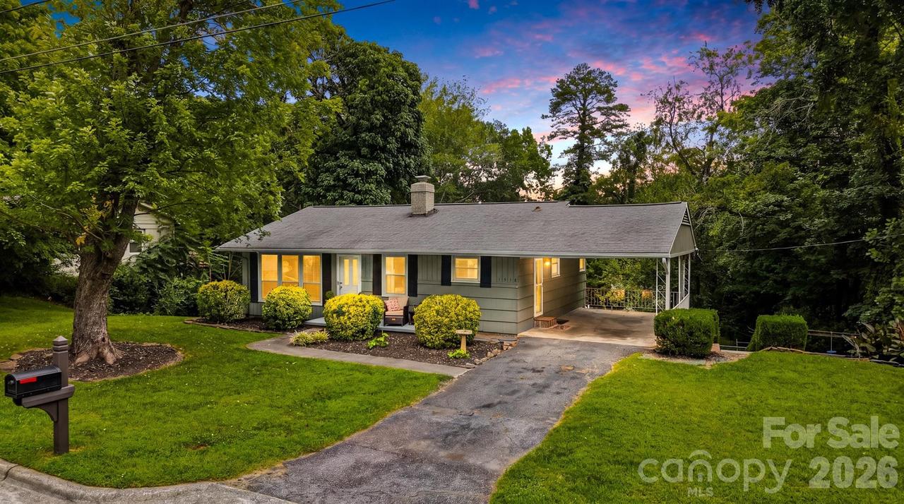 1518 11th St., Hickory, NC 28601