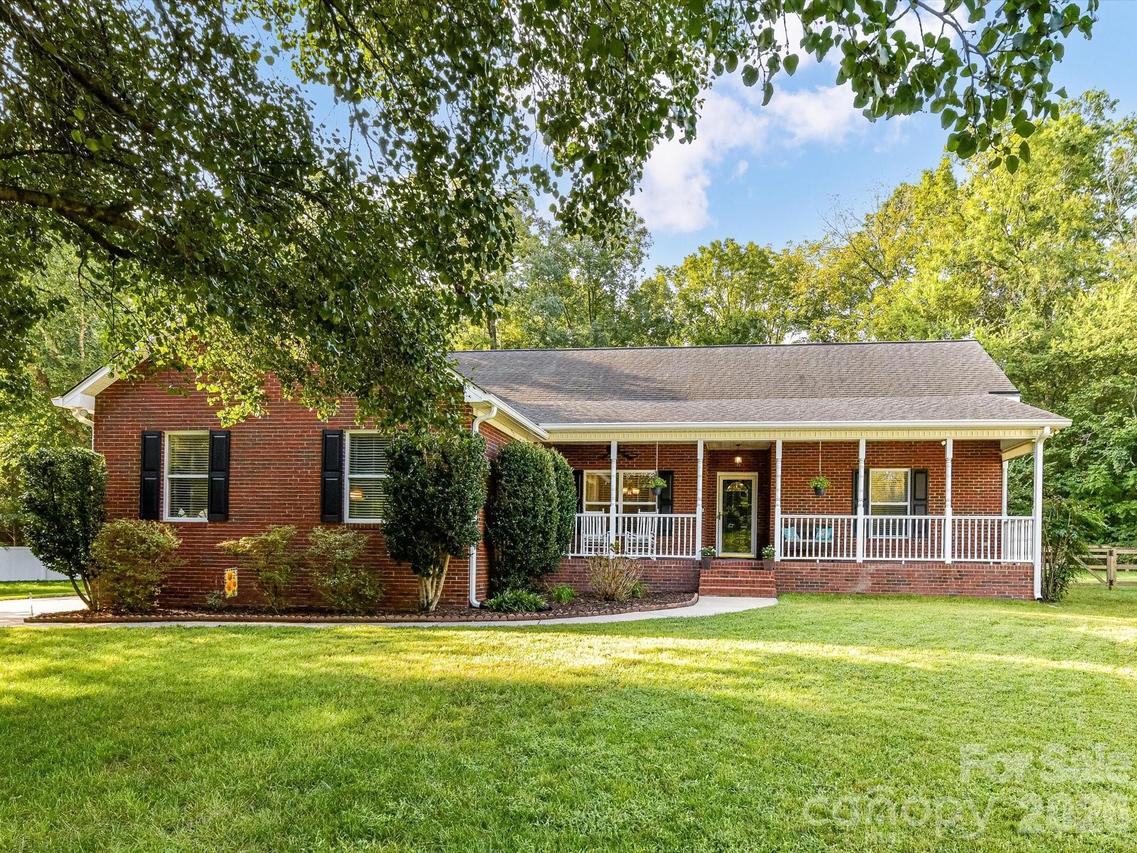 8227 Laurel Oak Ct., Harrisburg, NC 28075