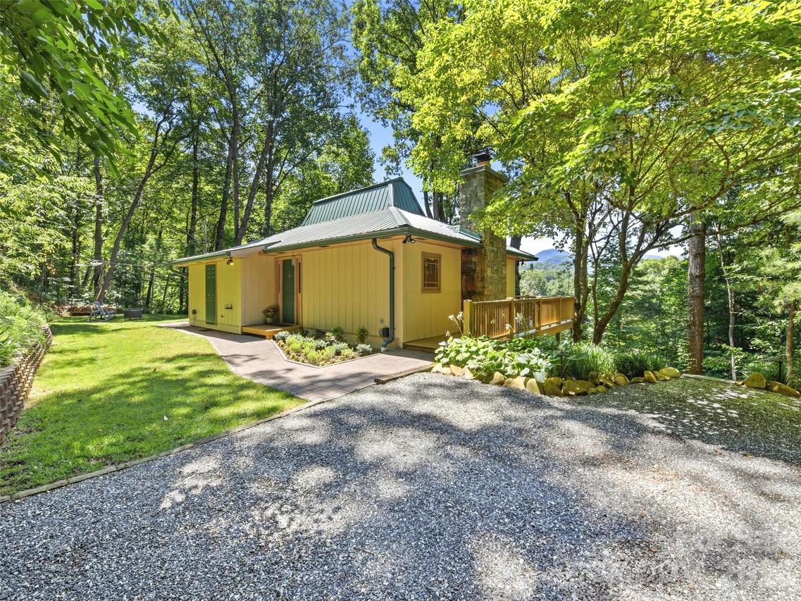 460 Speedwell Acres Rd., Cullowhee, NC 28723