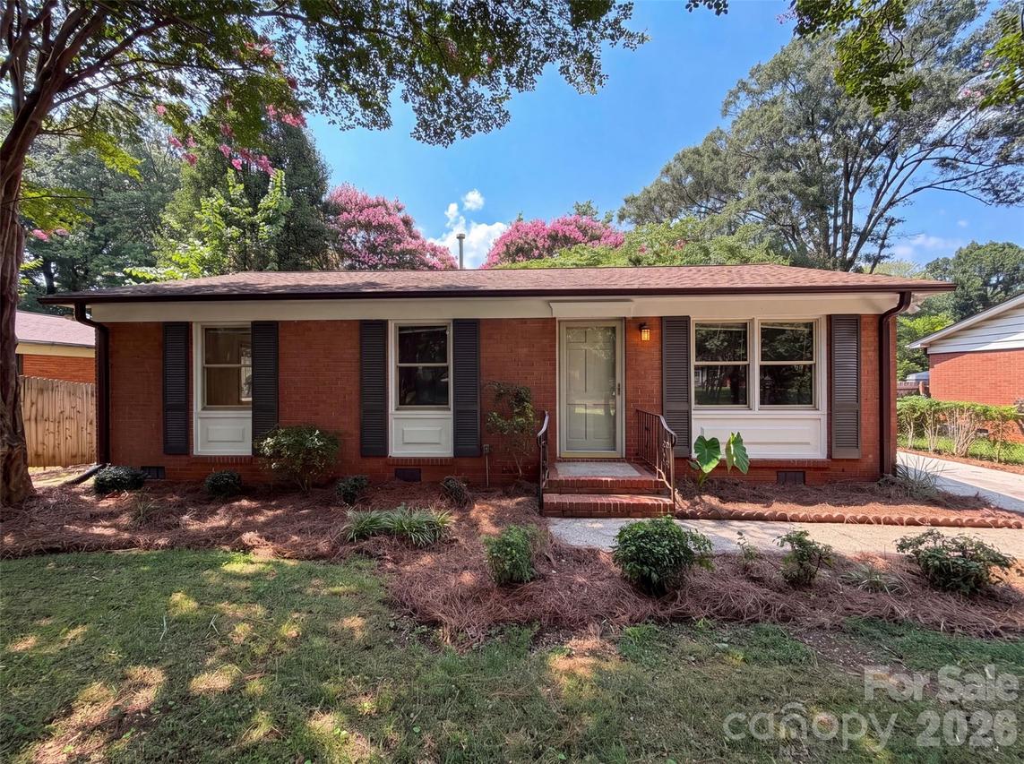 713 Ridgedale Ct., Charlotte, NC 28206