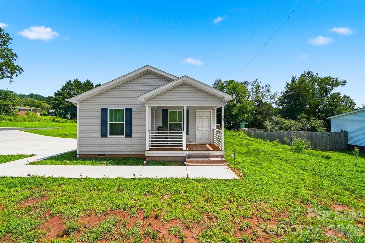 507 Hopewell Rd., Morganton, NC 28655