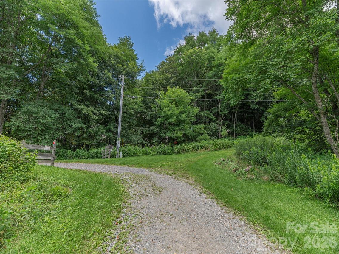 [Address Unavailable], Hot Springs, NC 28743