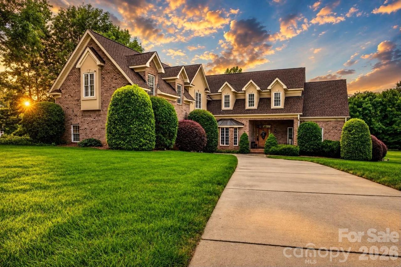2027 Meadow Run Dr., Matthews, NC 28104